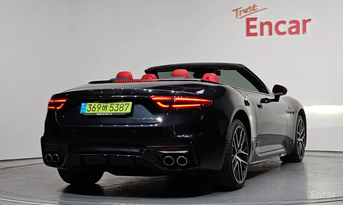 Maserati GranCabrio 2024 3.0 V6 Trofeo