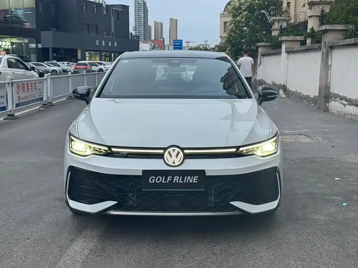 2025 Volkswagen Golf