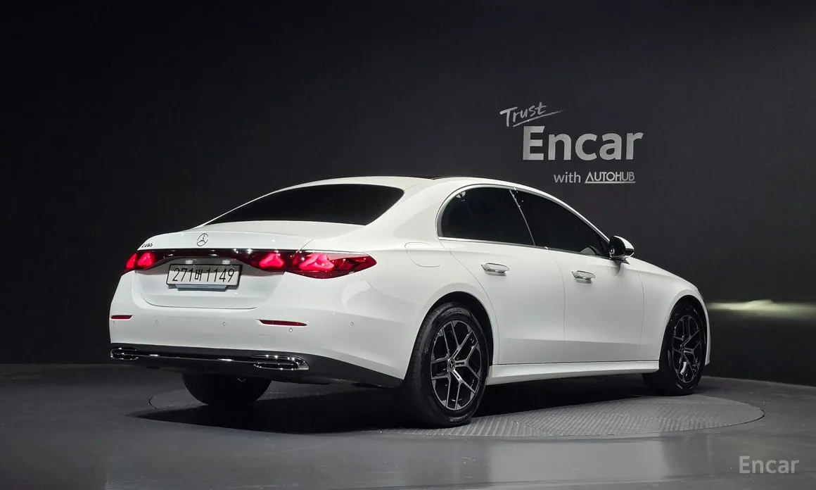 Mercedes-Benz E-Class 2024 E200 Avantgarde