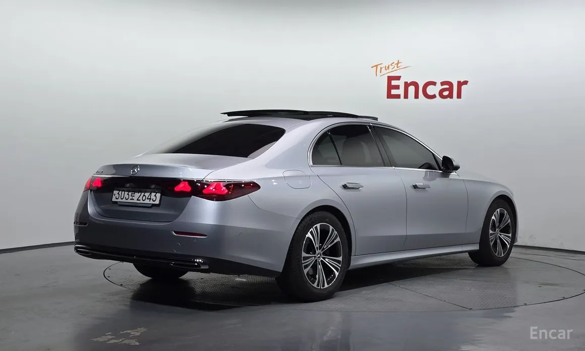 Mercedes-Benz E-Class 2024 E200 Avantgarde