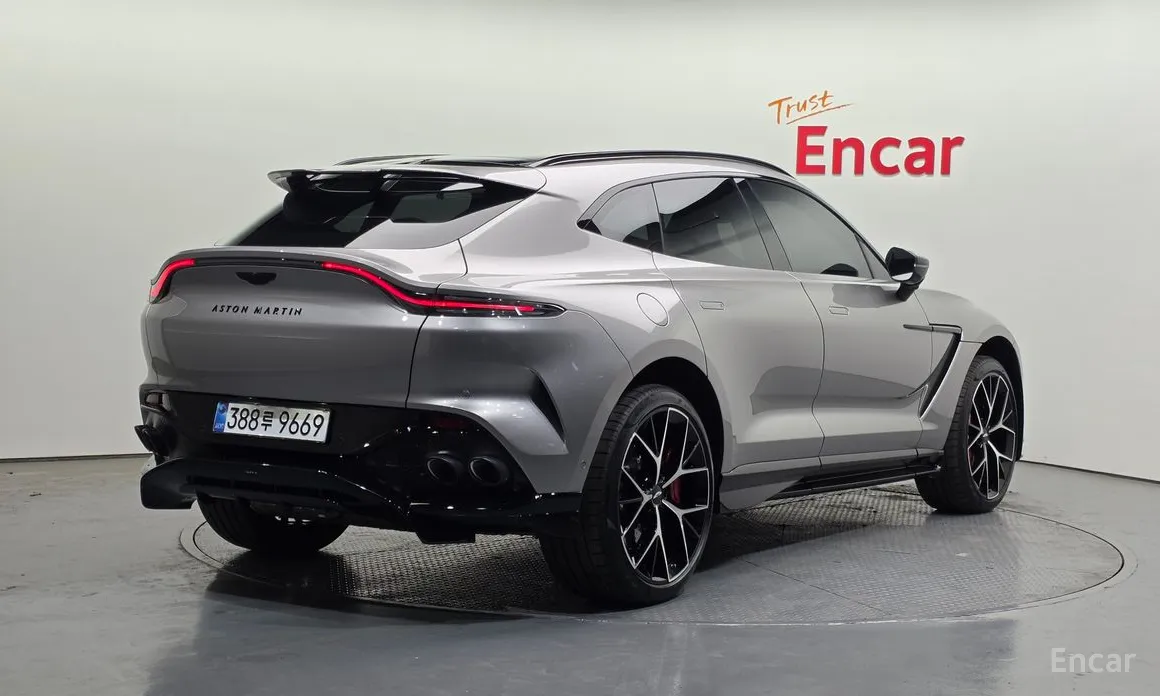 Aston Martin DBX 2020 4.0 V8 707