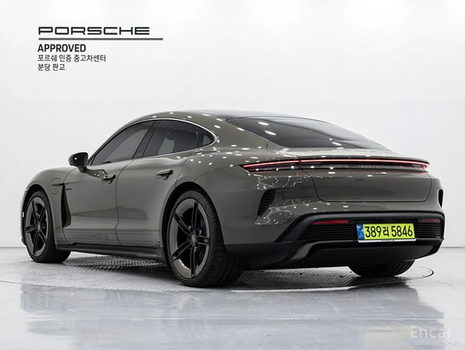 Porsche Taycan 2020 Turbo