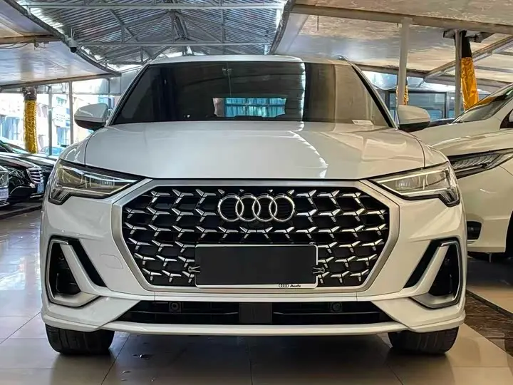 Фото 2 - Audi Q3