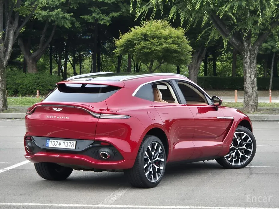 Aston Martin DBX 2020 4.0 V8