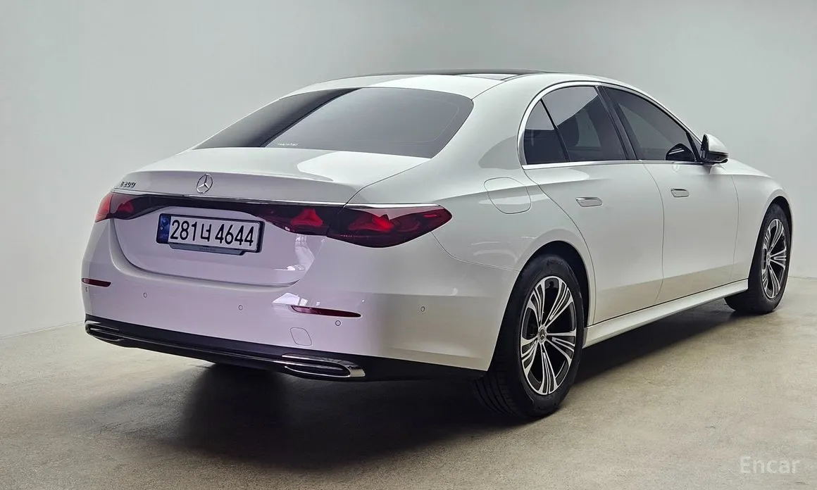 Mercedes-Benz E-Class 2024 E200 Avantgarde
