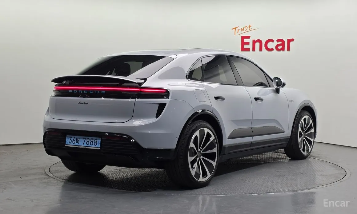 Porsche Macan 2024 Turbo