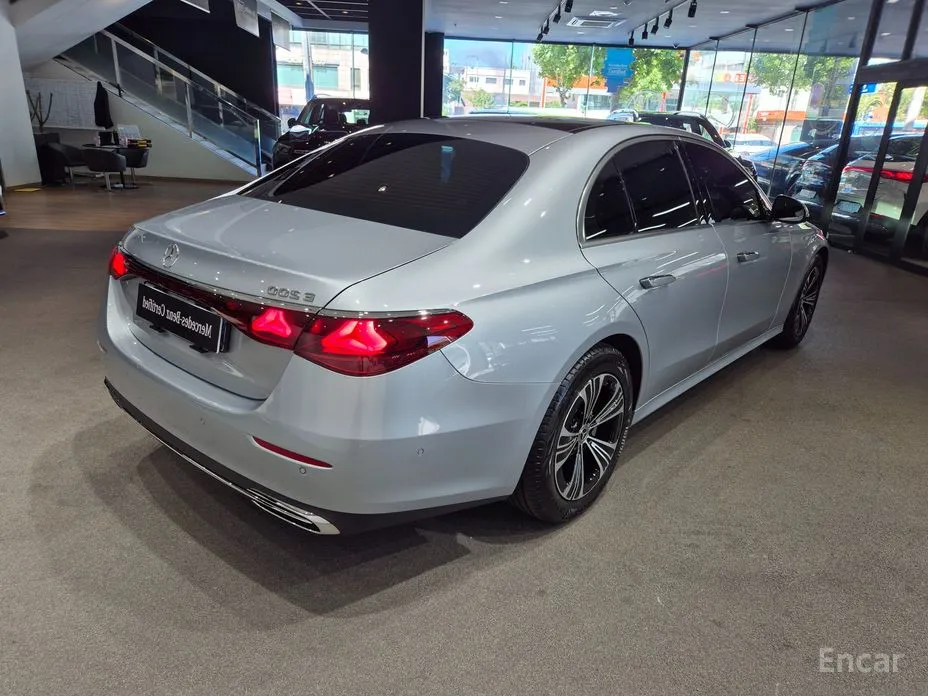 Mercedes-Benz E-Class 2024 E200 Avantgarde