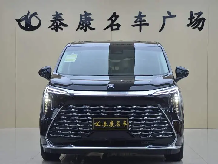 Buick GL8 Century 2027 2027款 2.0T 七座礼遇版