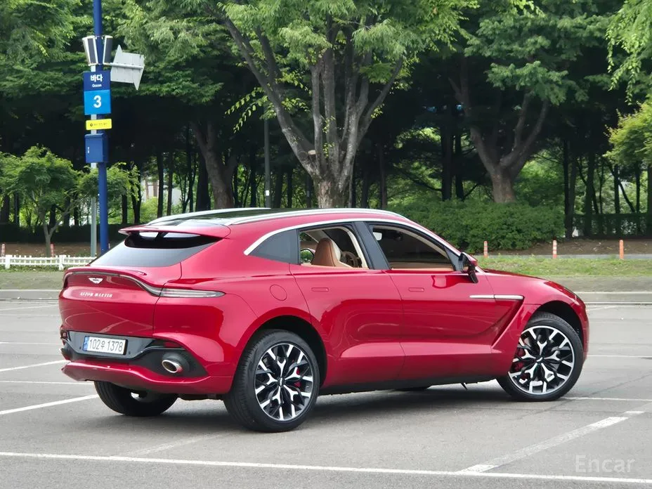 Aston Martin DBX 2020 4.0 V8