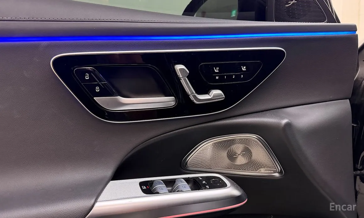 Mercedes-Benz E-Class 2024 E300 4MATIC Exclusive