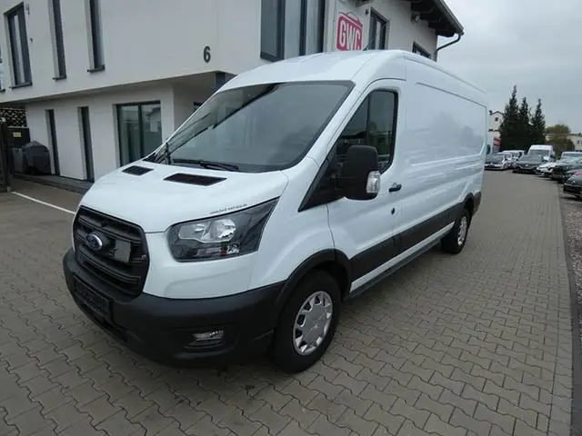 2023 Ford Transit L3H2