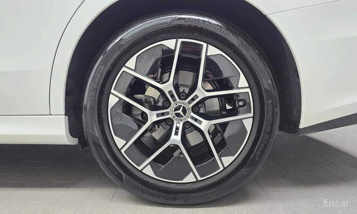 Mercedes-Benz E-Class 2024 E200 Avantgarde