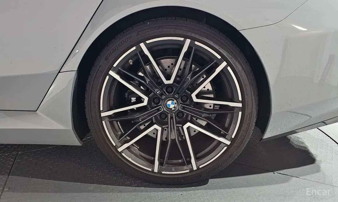 BMW M5 2024 M5 Sedan