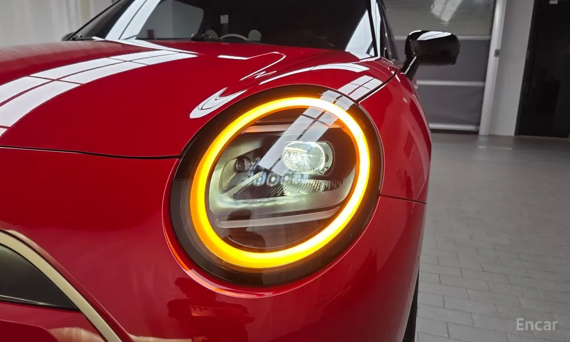 Mini Cooper 2025 SE Favoured