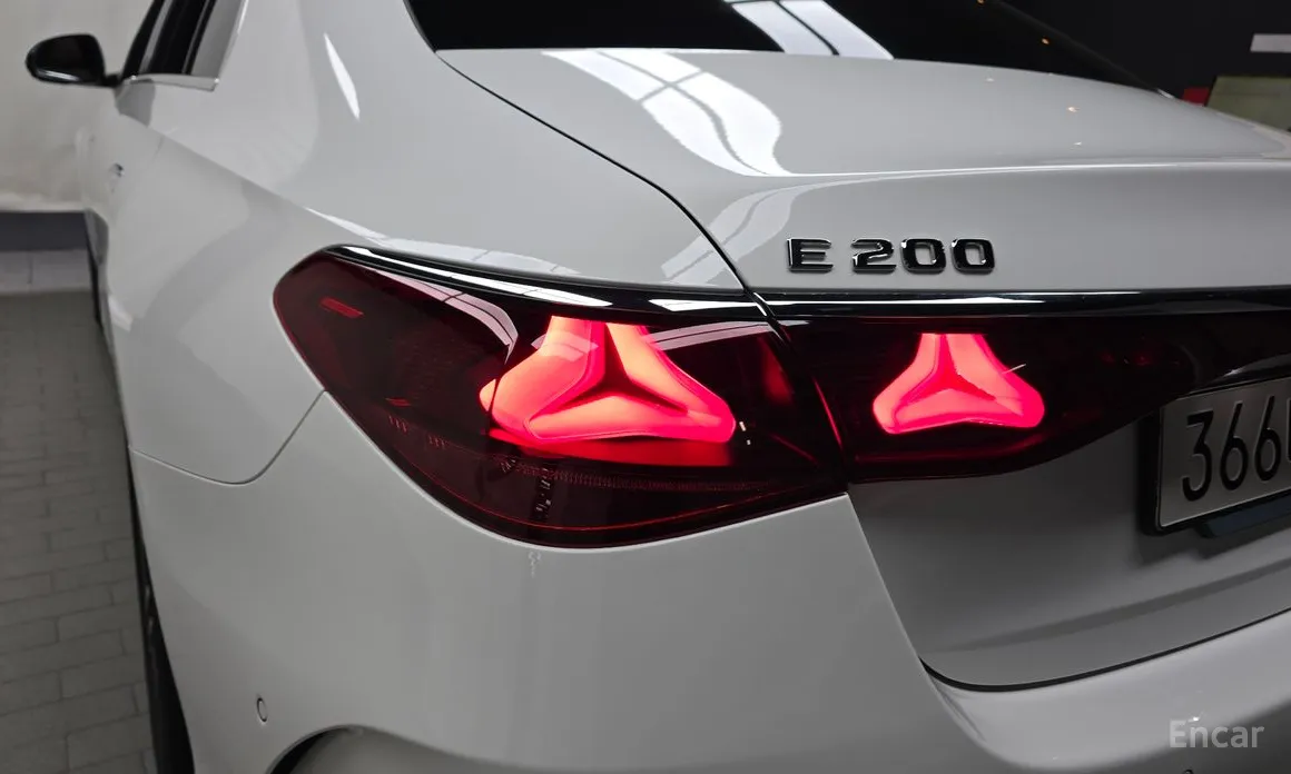 Mercedes-Benz E-Class 2024 E200 AMG Line