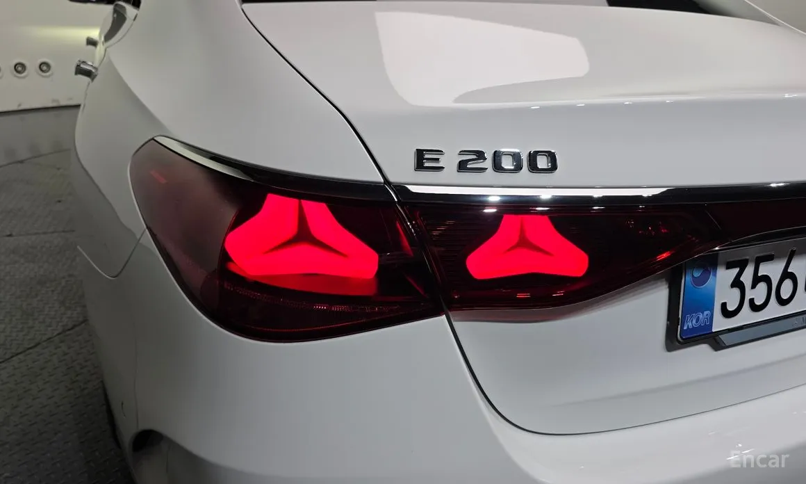 Mercedes-Benz E-Class 2024 E200 AMG Line