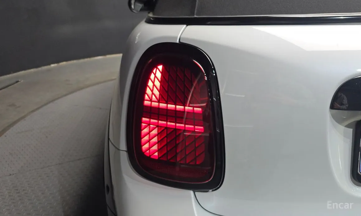 Mini Cooper Convertible 2025 JCW