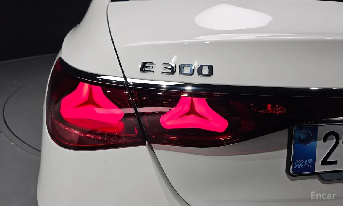Mercedes-Benz E-Class 2024 E300 4MATIC Exclusive