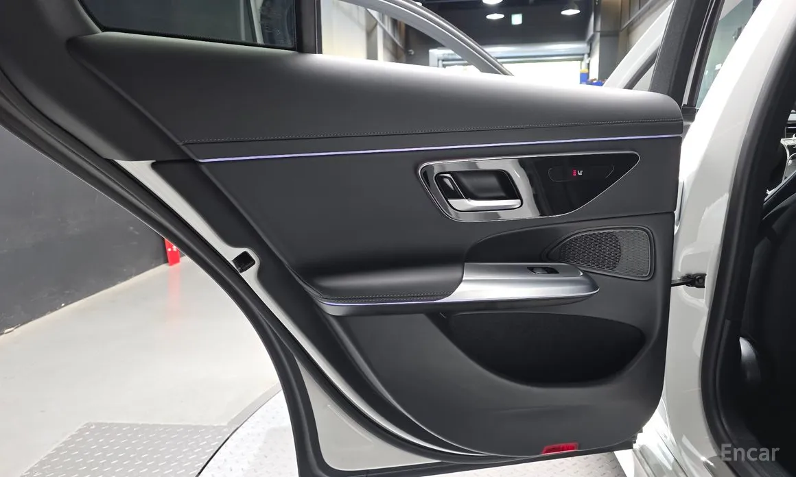 Mercedes-Benz E-Class 2024 E200 Avantgarde