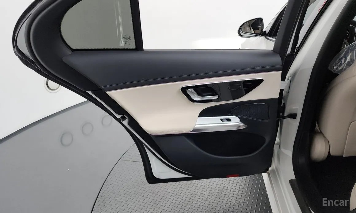 Mercedes-Benz E-Class 2024 E200 Avantgarde