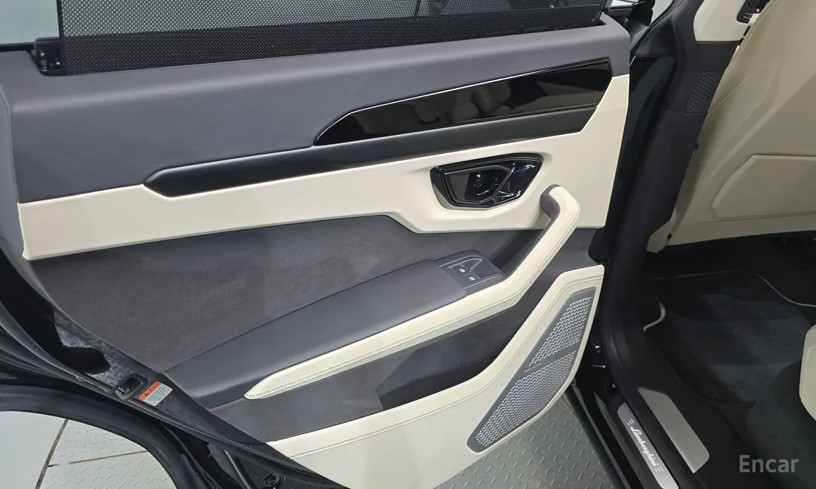 Lamborghini Urus 2018 4.0 V8 SE