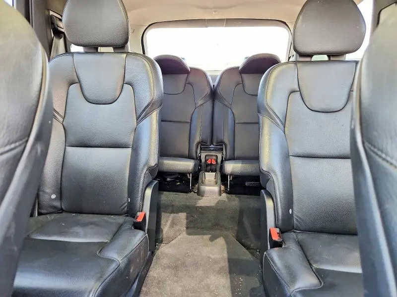 VOLVO XC90 2021 VIN YV4A221K5M1748833