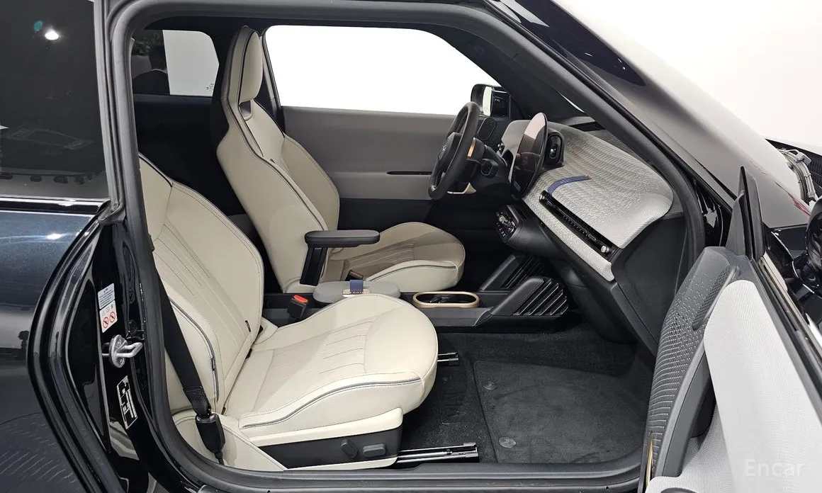 Mini Cooper 2025 SE Favoured