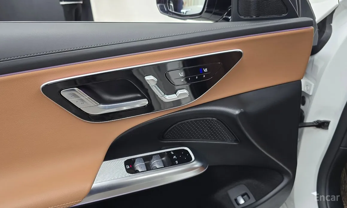 Фото 27 - Mercedes-Benz E-Class