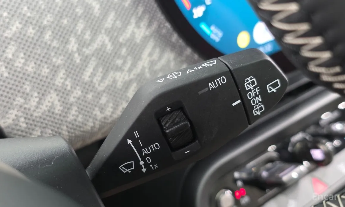 Mini Cooper 2025 SE Favoured