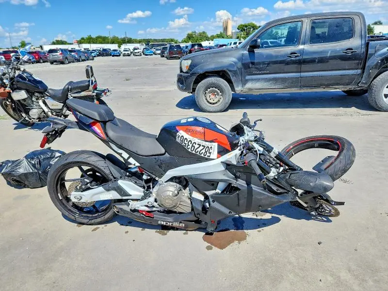 APRILIA MOTORCYCLE 2025