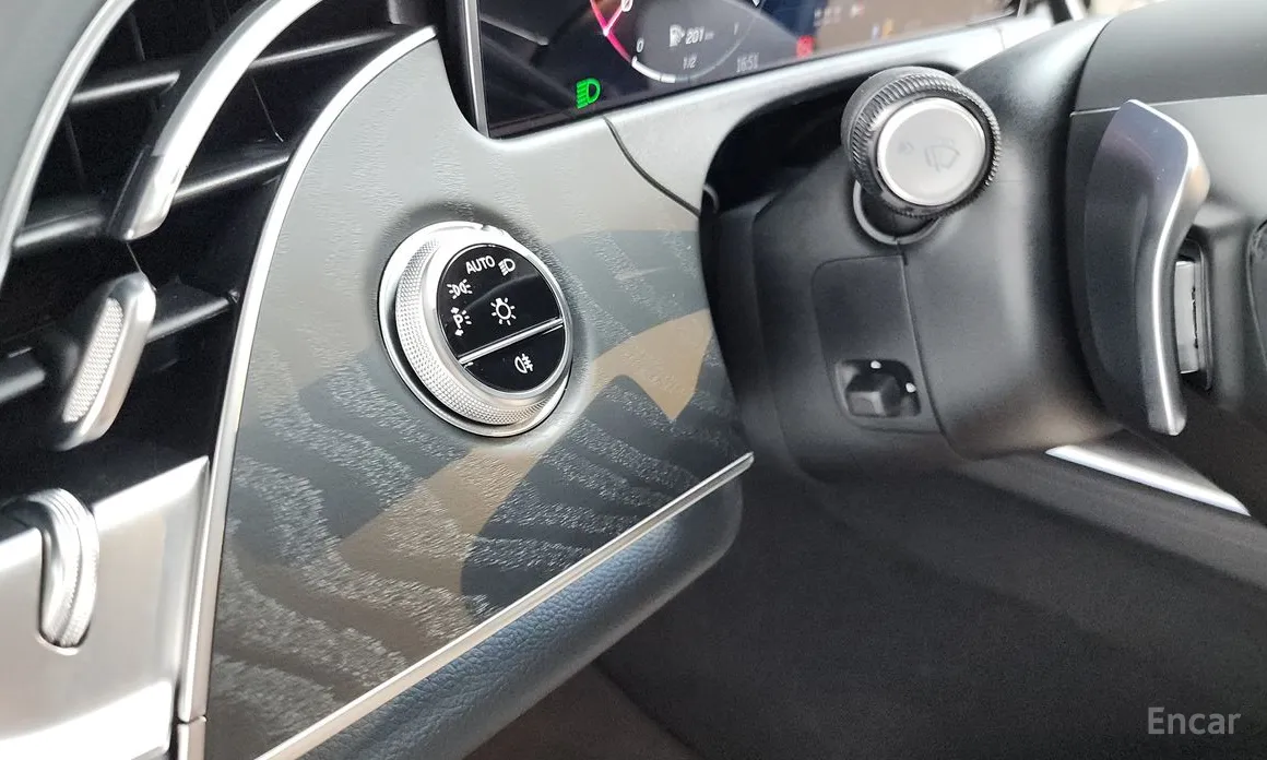 Mercedes-Benz E-Class 2024 E200 Avantgarde