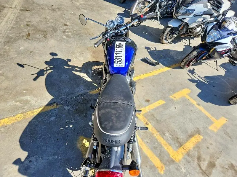 TRIUMPH BONNEVILLE 2024