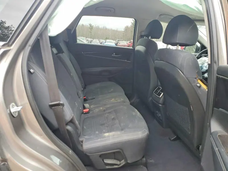 KIA SORENTO 2018 VIN 5XYPGDA58JG375707