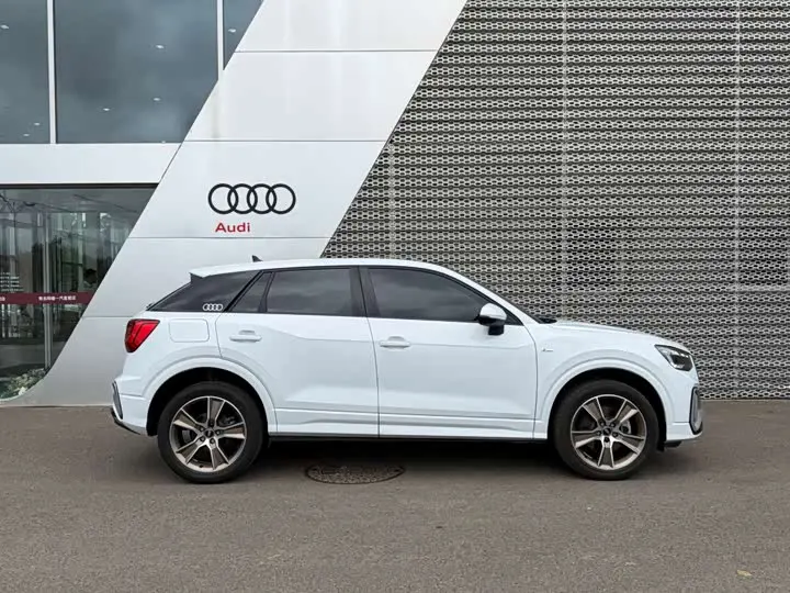 Фото 3 - Audi Q2L
