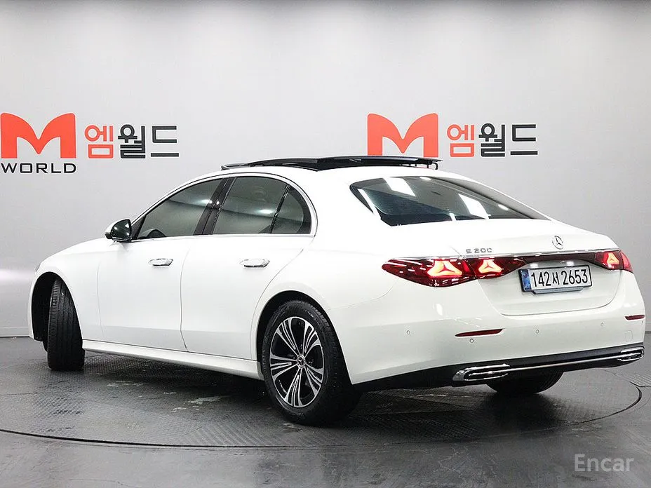 Mercedes-Benz E-Class 2024 E200 Avantgarde