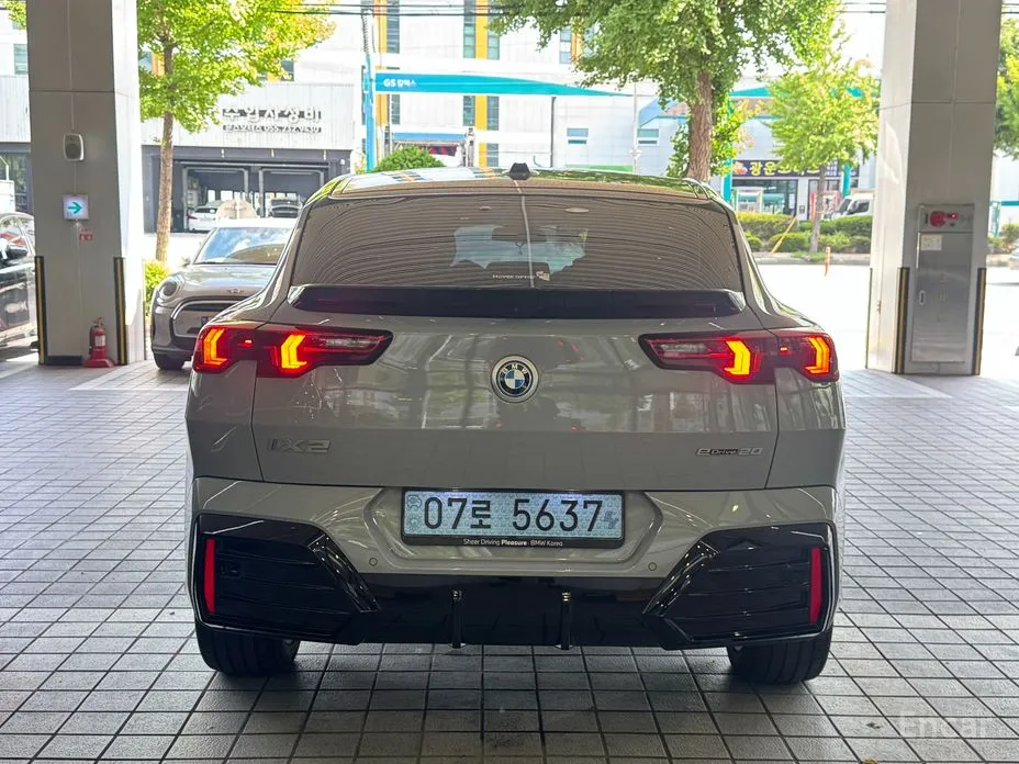BMW iX2 2025 eDrive 20 M Sport