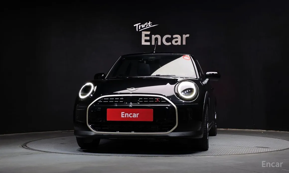 Mini Cooper Convertible 2025 Favoured