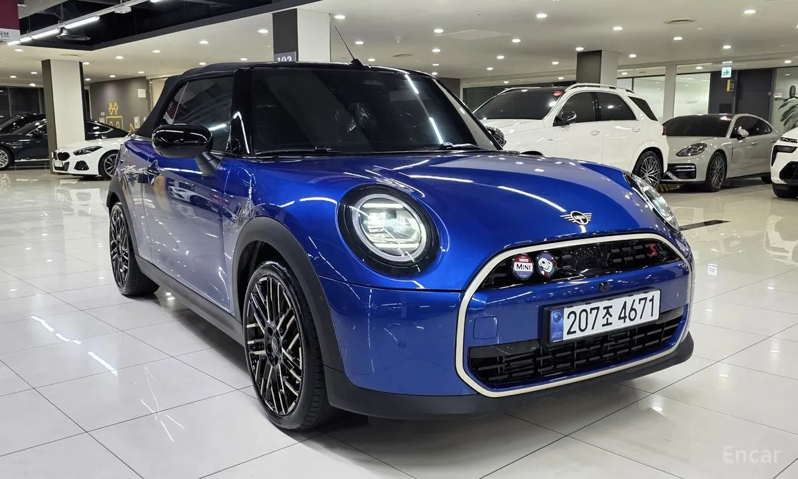 Mini Cooper Convertible 2025 Favoured