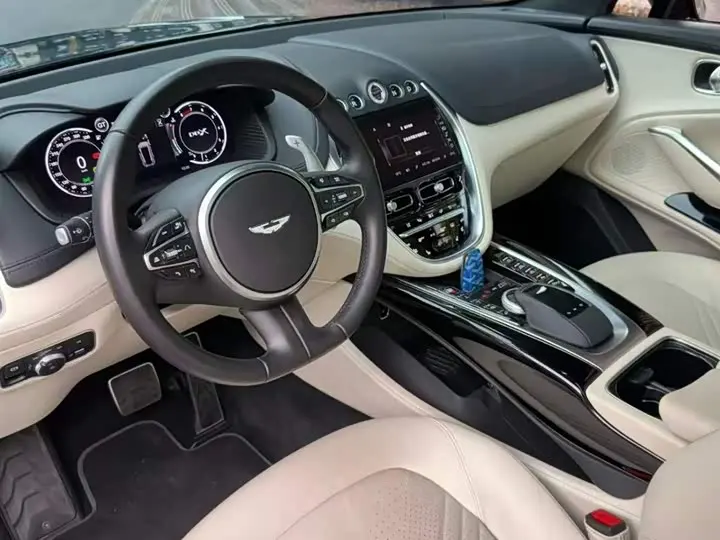 Aston Martin DBX 2023 2023款 4.0T V8