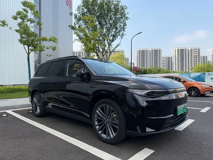 Leapmotor C16 2027 2027款 增程 280激光雷达智尊版 6座