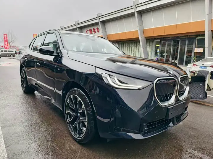 BMW X3 2026 2026款 xDrive30L 领先型 M运动曜夜套装