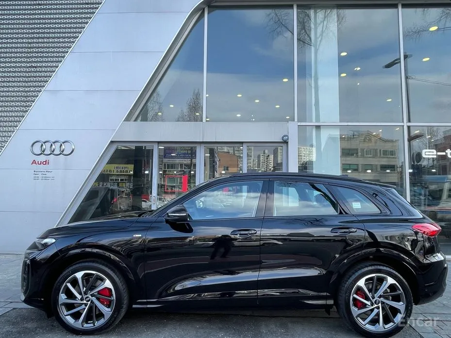 Audi Q5 2025 40 TDI Quattro S Line Black Edition