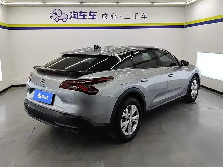 Citroen C5 X 2025 2025款 1.6T 海外版