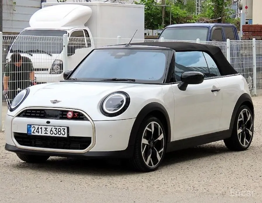 Mini Cooper Convertible 2025 Favoured