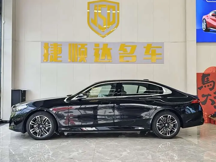 BMW 5 Series 2026 2026款 530Li 领先型 M运动套装