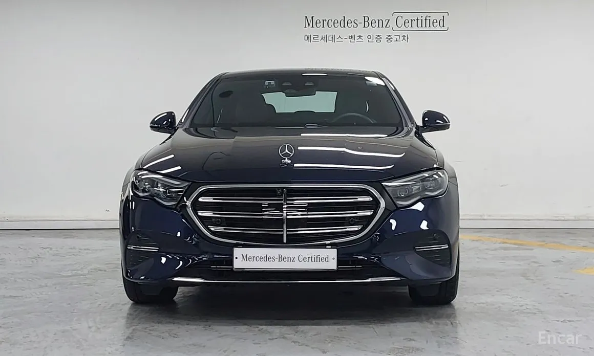 Mercedes-Benz E-Class 2024 E300 4MATIC Exclusive