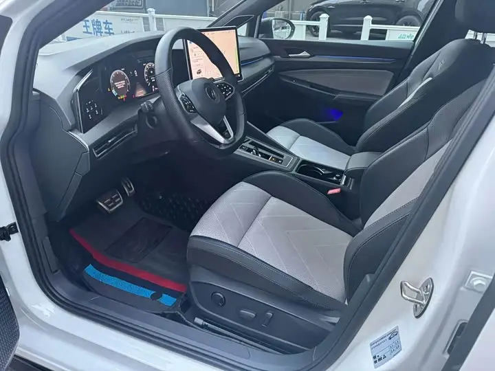 2025 Volkswagen Golf