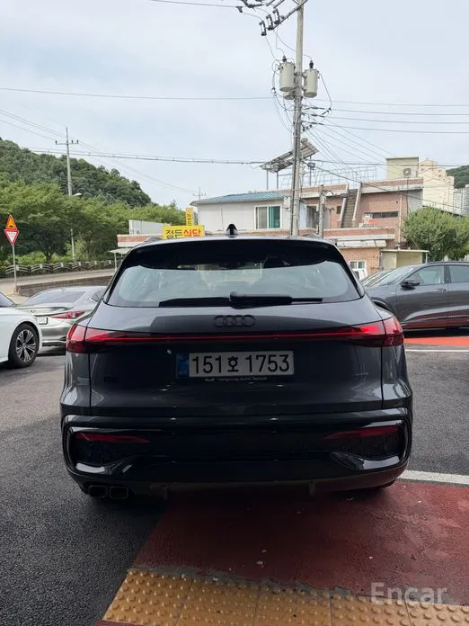 Audi Q5 2025 40 TDI Quattro S Line Black Edition