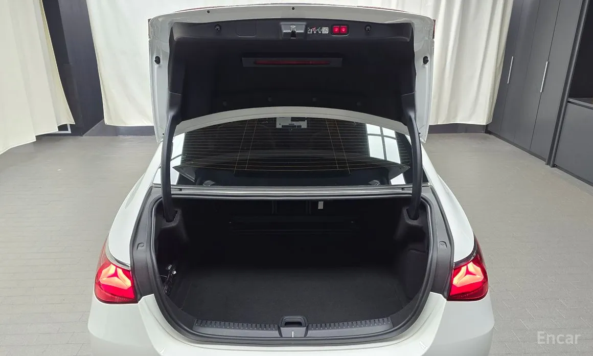 Mercedes-Benz E-Class 2024 E200 AMG Line