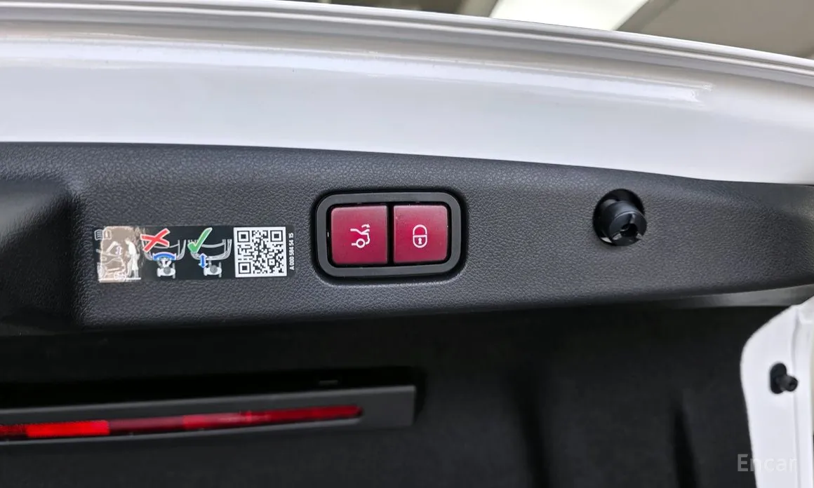 Mercedes-Benz E-Class 2024 E200 Avantgarde
